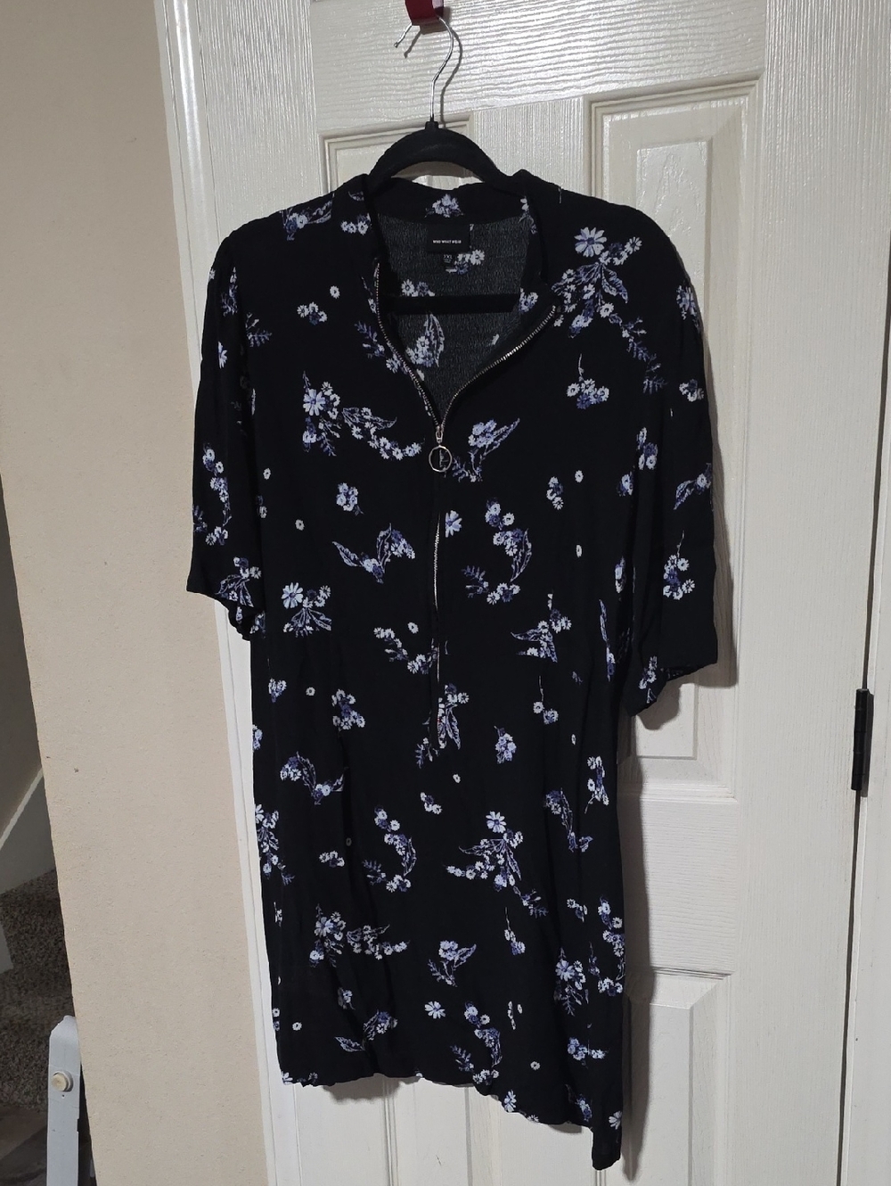 Who What Wear Black Floral Zip-Front Topper with Lavender Accents. Ptp 24 +
